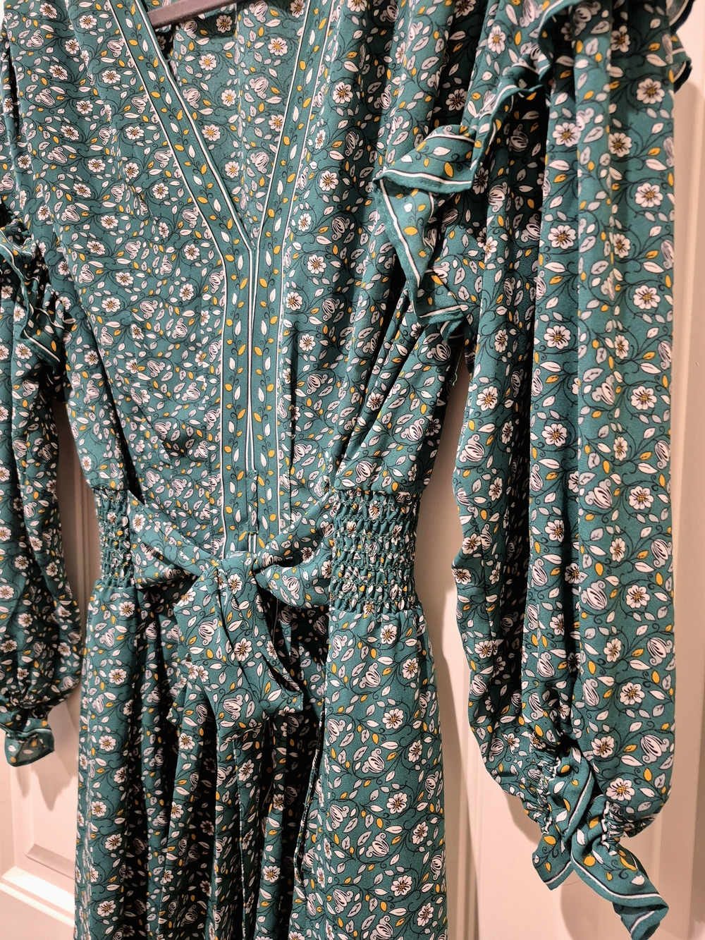 New Max Studio Green Floral V-Neck Dress